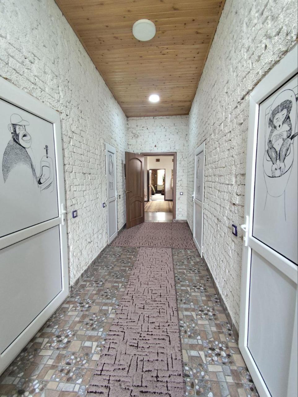 קראקול Urban Monkey Tent Hostel & Bar מראה חיצוני תמונה
