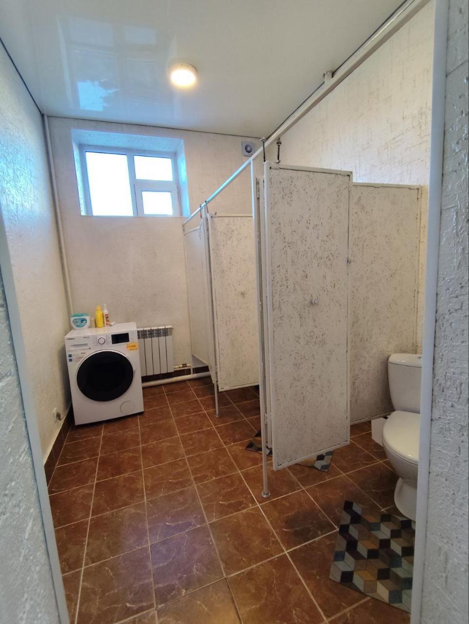 קראקול Urban Monkey Tent Hostel & Bar מראה חיצוני תמונה