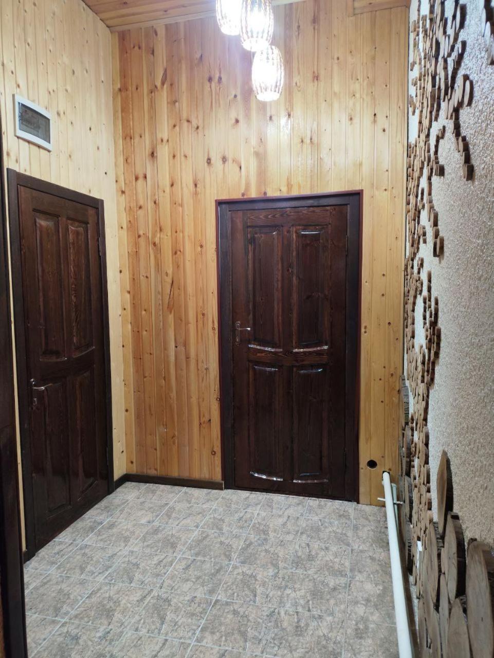 קראקול Urban Monkey Tent Hostel & Bar מראה חיצוני תמונה