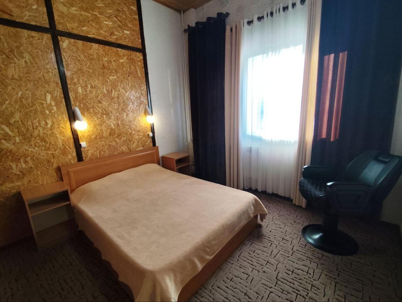 קראקול Urban Monkey Tent Hostel & Bar מראה חיצוני תמונה