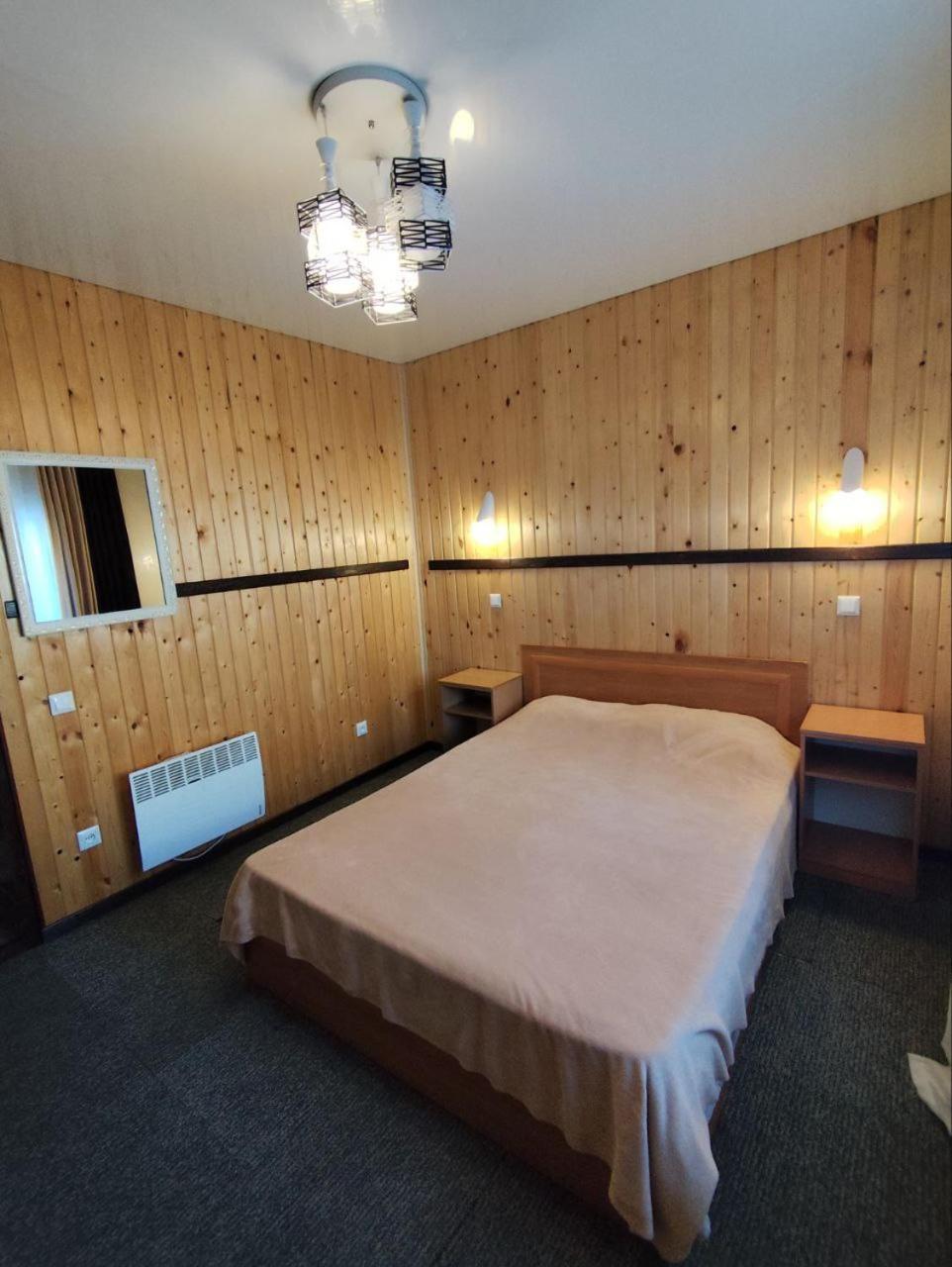 קראקול Urban Monkey Tent Hostel & Bar מראה חיצוני תמונה