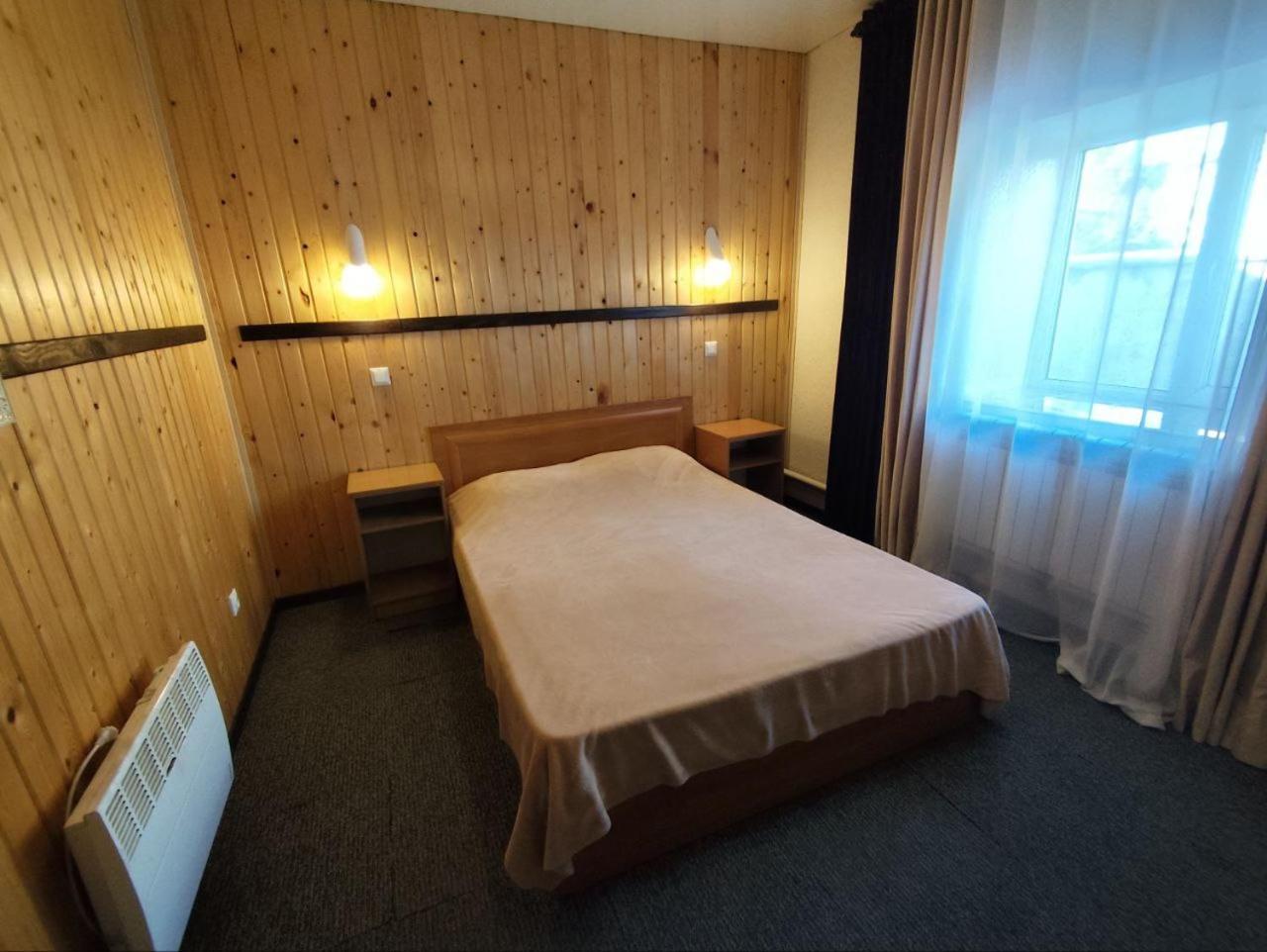 קראקול Urban Monkey Tent Hostel & Bar מראה חיצוני תמונה